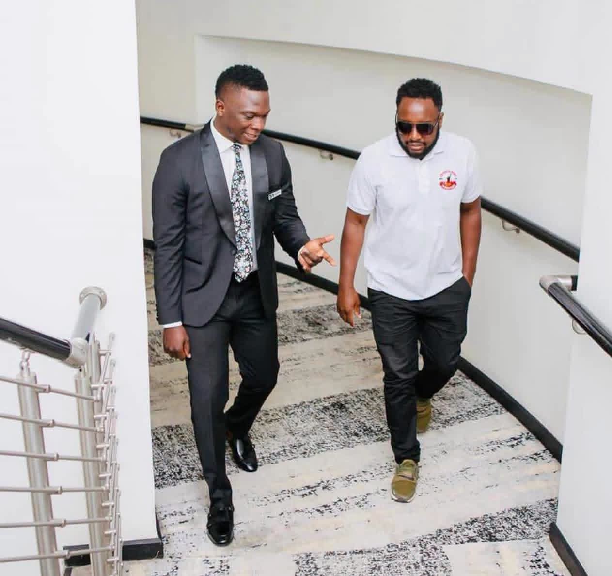 Malawian music icon Onesimus and his long-standing manager, Tonderai Jai Banda, have officially dissolved their professional contract by mutual agreement after a highly successful five-year partnership.